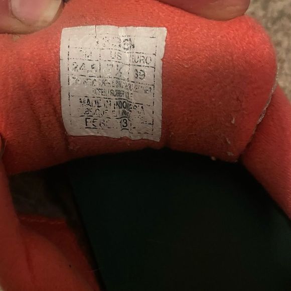 Women's size 7.5 EUC athletic sneakers running shoes ASICS brand - Picture 8 of 12